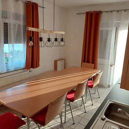 Apartment Nada 3 *