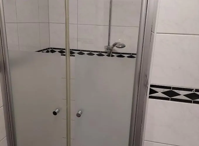Nada 3 *